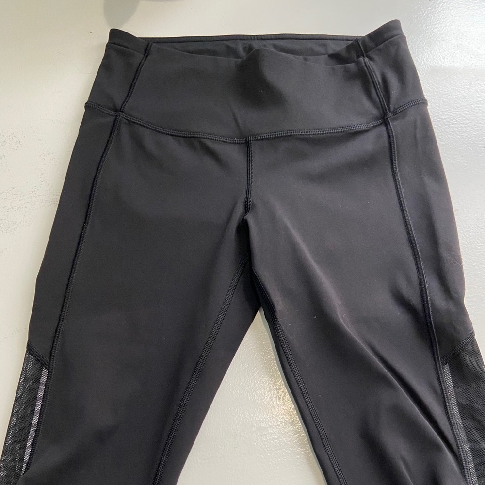 Lululemon Black Mesh Capri Size 6